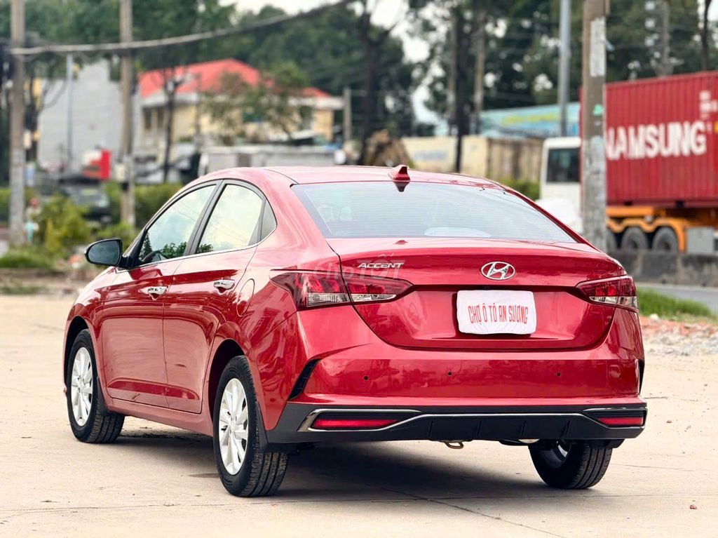 Hyundai Accent 2023 механика красный