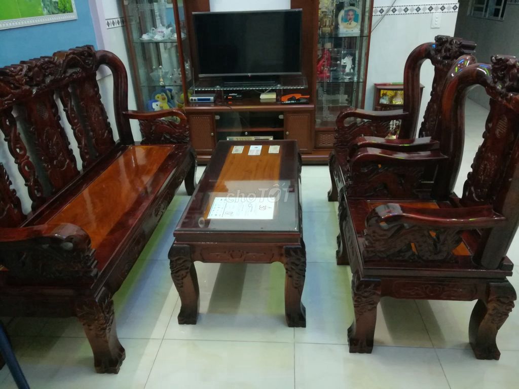 0788535595 - Bộ bàn ghế gỗ còn rất mới giá rẻ
