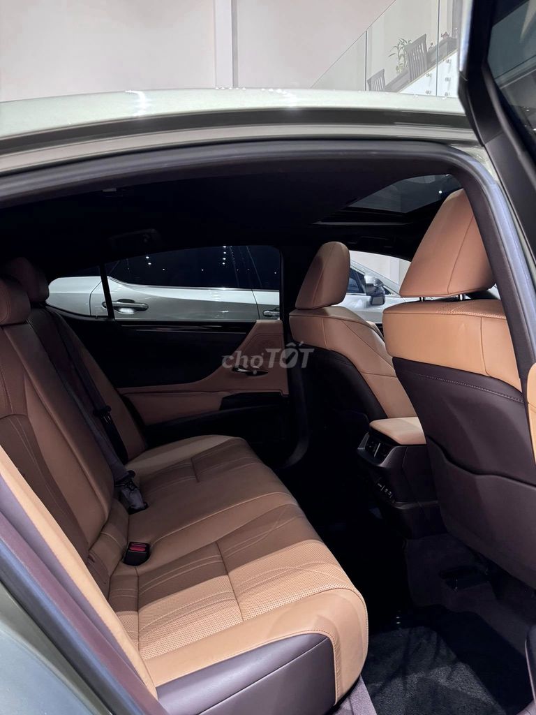 Lexus ES 250 model 2021 màu hiếm. Mua bán Ô tô tại Quận Gò Vấp Tp Hồ Chí Minh được đăng bởi Sĩ Minh hình 8