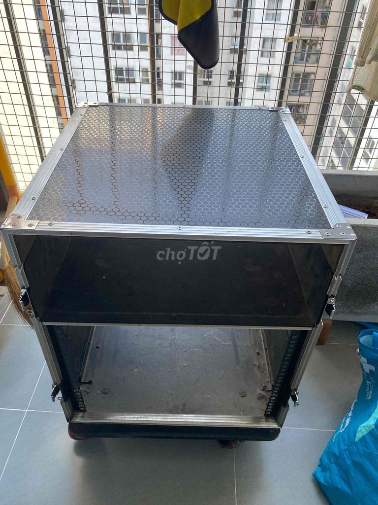 Tủ âm thanh 10U Đen Còn rất mới. Mua bán Tivi, Âm thanh tại Thành phố Dĩ An Bình Dương được đăng bởi Nguyên hình 1