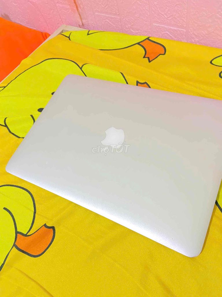 Apple MacBook Air Bạc. Mua bán Laptop tại Quận 7 Tp Hồ Chí Minh được đăng bởi Kitty hình 1