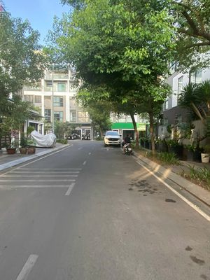 Nhà phố 88 m² · 5 PN · Hà Đô Centrosa Garden