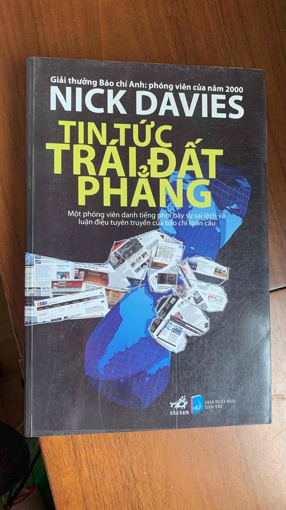 Sách 'Tin tức trái đất phẳng'