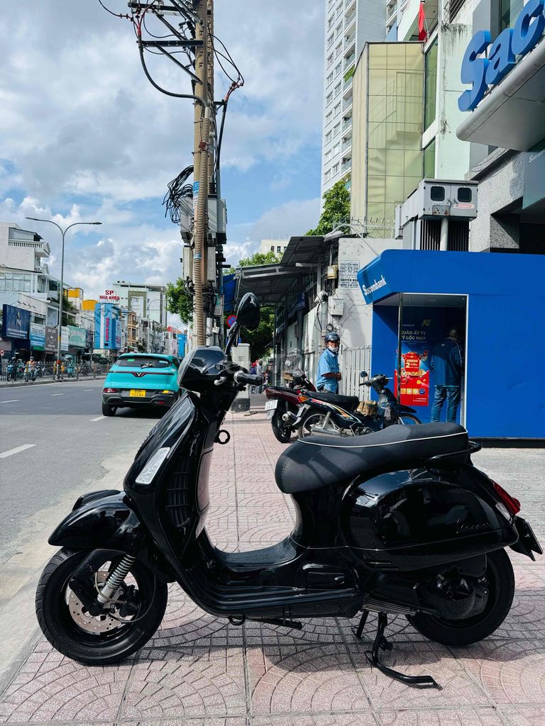 Vespa GTS 4val ie nhập thùng Ý nguyên chiếc hiếm. Mua bán Xe máy tại Quận Phú Nhuận Tp Hồ Chí Minh được đăng bởi VESPA Piaggio Quốc Vương  hình 5
