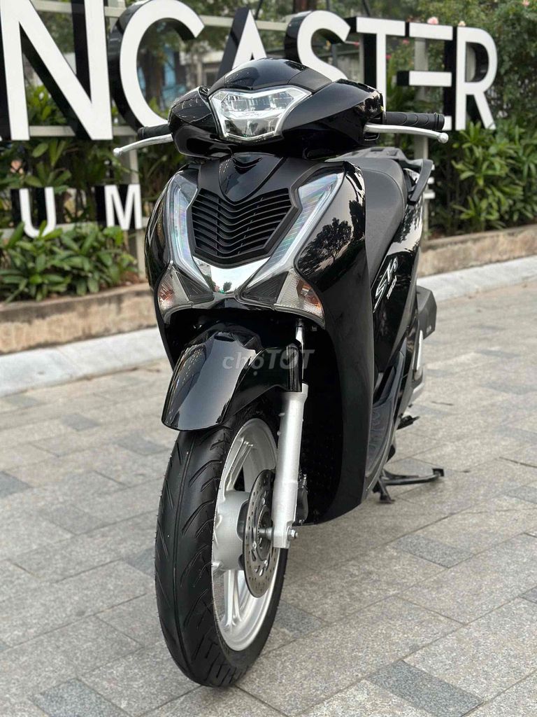 Cần bán SH 150 ABS 2018 màu đen cực đẹp, cực chất. Mua bán Xe máy tại Quận Đống Đa Hà Nội được đăng bởi Xe Máy Vượng Trung hình 1