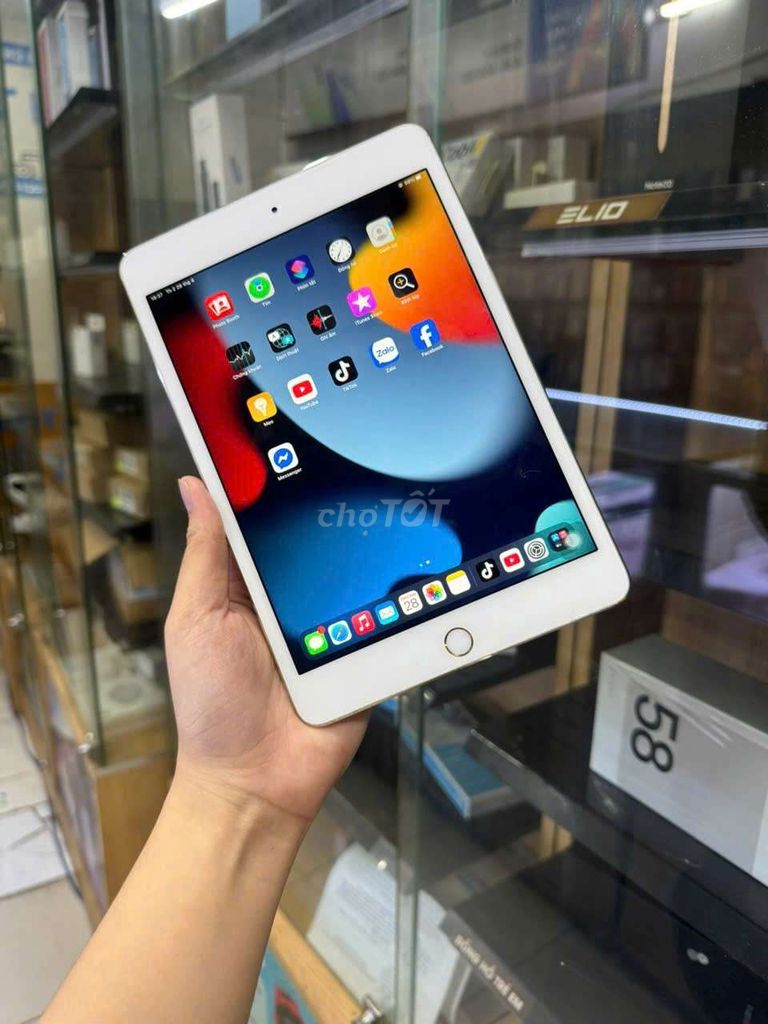 IPad mini 4 32gb máy đẹp màn zin giá chỉ 1.750.000. Mua bán Máy tính bảng tại Quận Ninh Kiều Cần Thơ được đăng bởi tran hung phat hình 3
