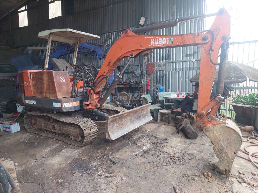 Máy xúc Kubota 015 Cam. Mua bán Phương tiện khác tại Huyện Bắc Tân Uyên Bình Dương được đăng bởi Danh  hình 1