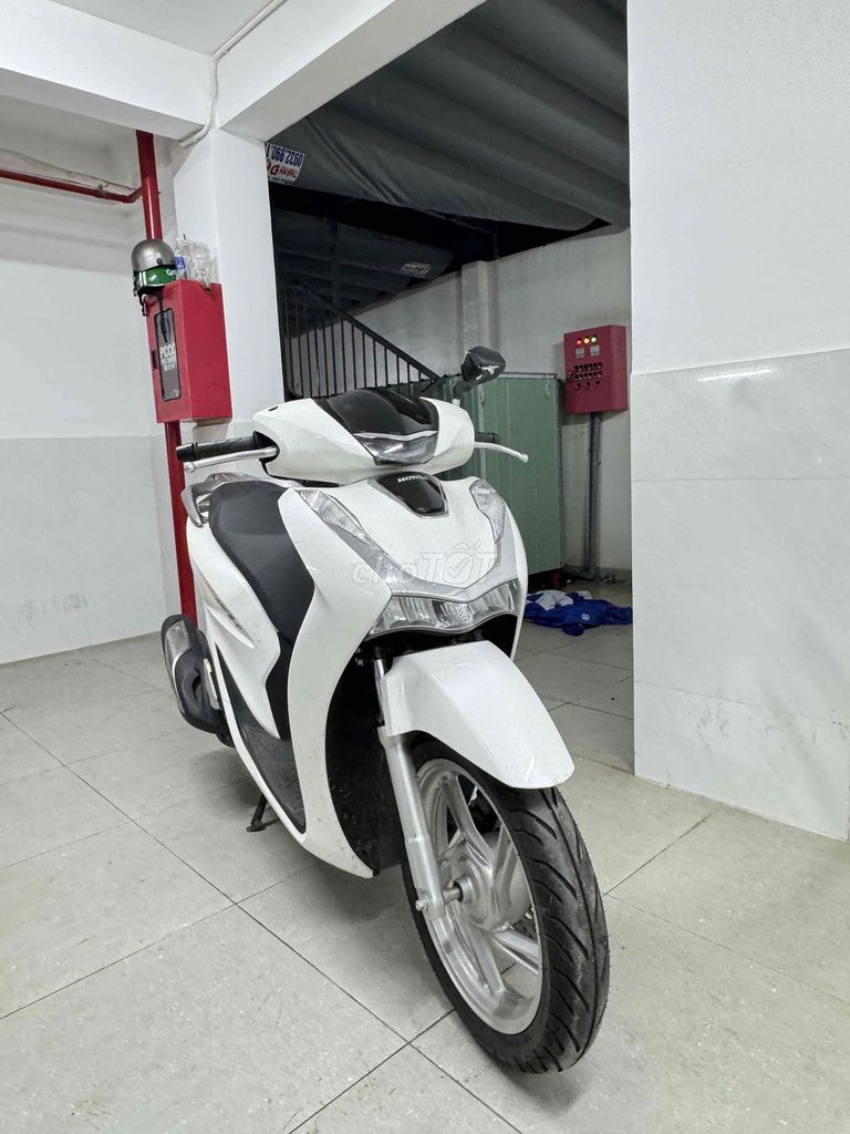 Honda SH 125i 2025 Бело-черный 2000км