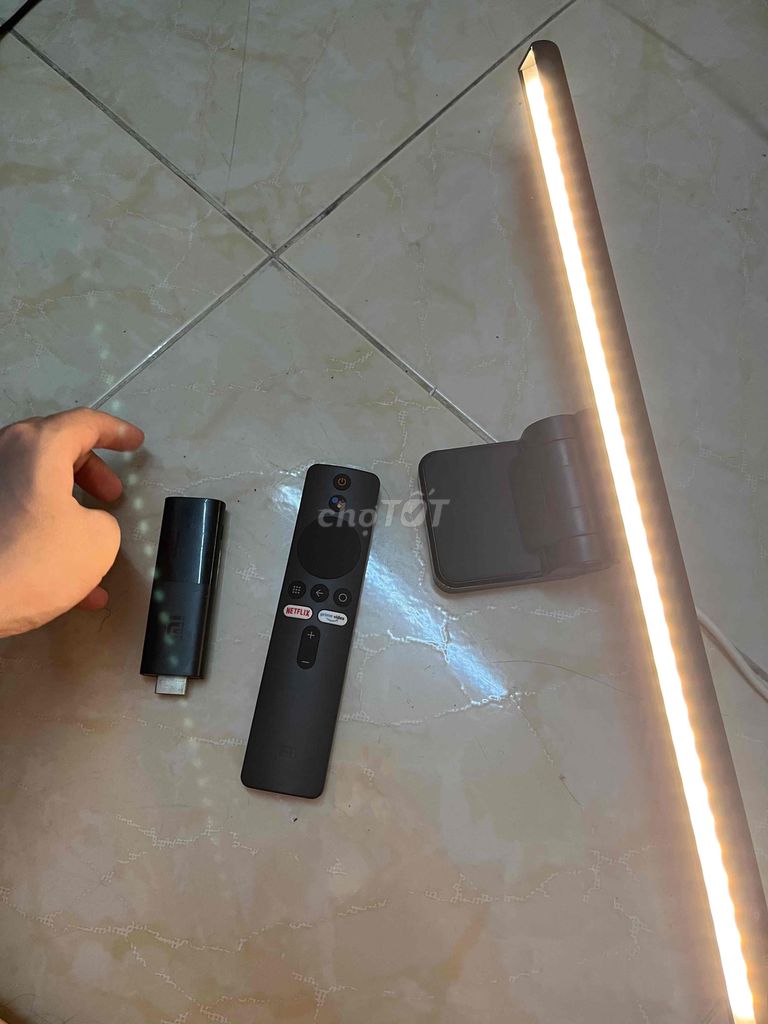 Đèn led 6 chế độ treo baseus kèm đầu thu Mi sống