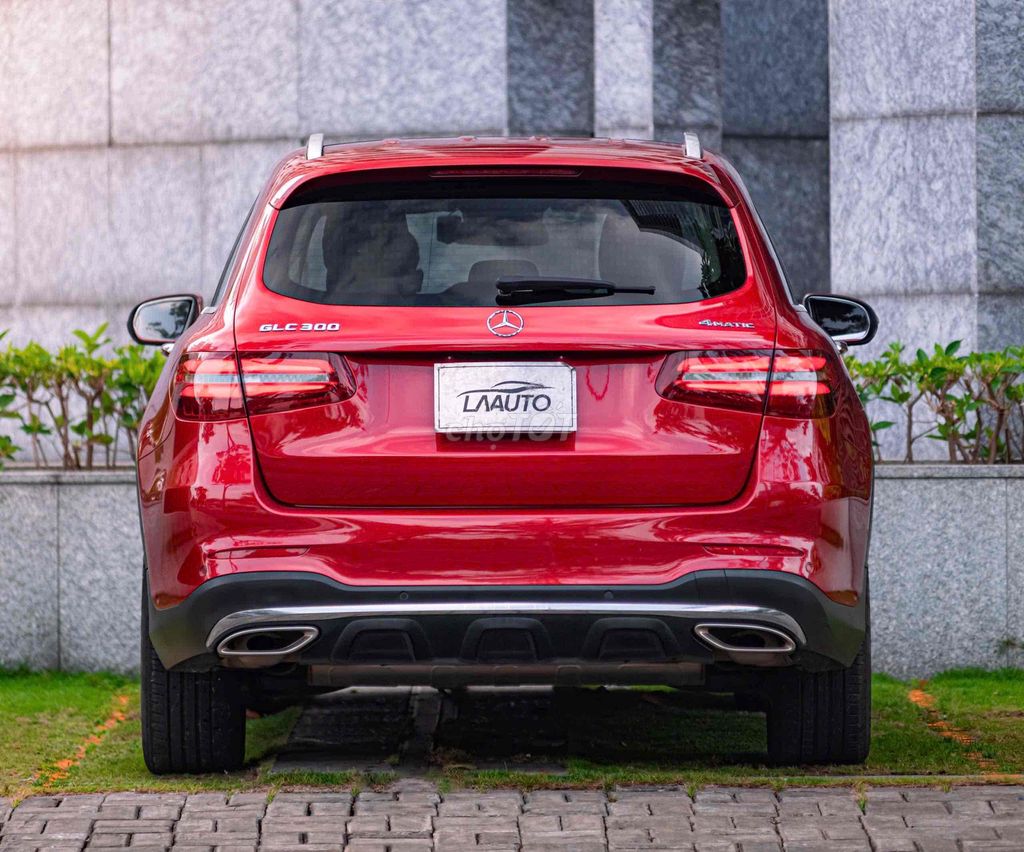 Mercedes GLC300 4Matic - Model 2020 - Đỏ/Kem. Mua bán Ô tô tại Quận 7 Tp Hồ Chí Minh được đăng bởi Thật Nguyễn LongAnh Auto hình 3