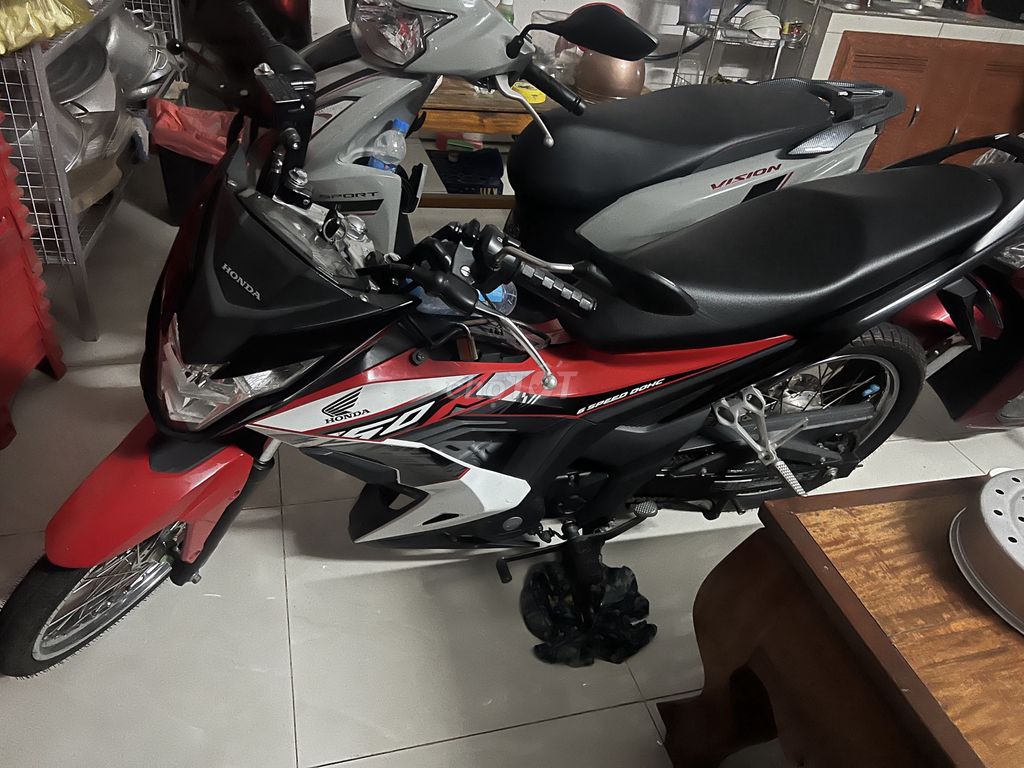 Cần ra đi e sonic rin nguyên con.Xe trùm mềm ít đi. Mua bán Xe máy tại Thị xã Bến Cát Bình Dương được đăng bởi Thương's Bựa's hình 3