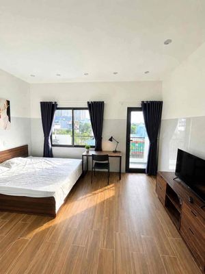 Căn hộ 1 phòng ngủ, 50m2, ban công rộng, đầy đủ nội thất
