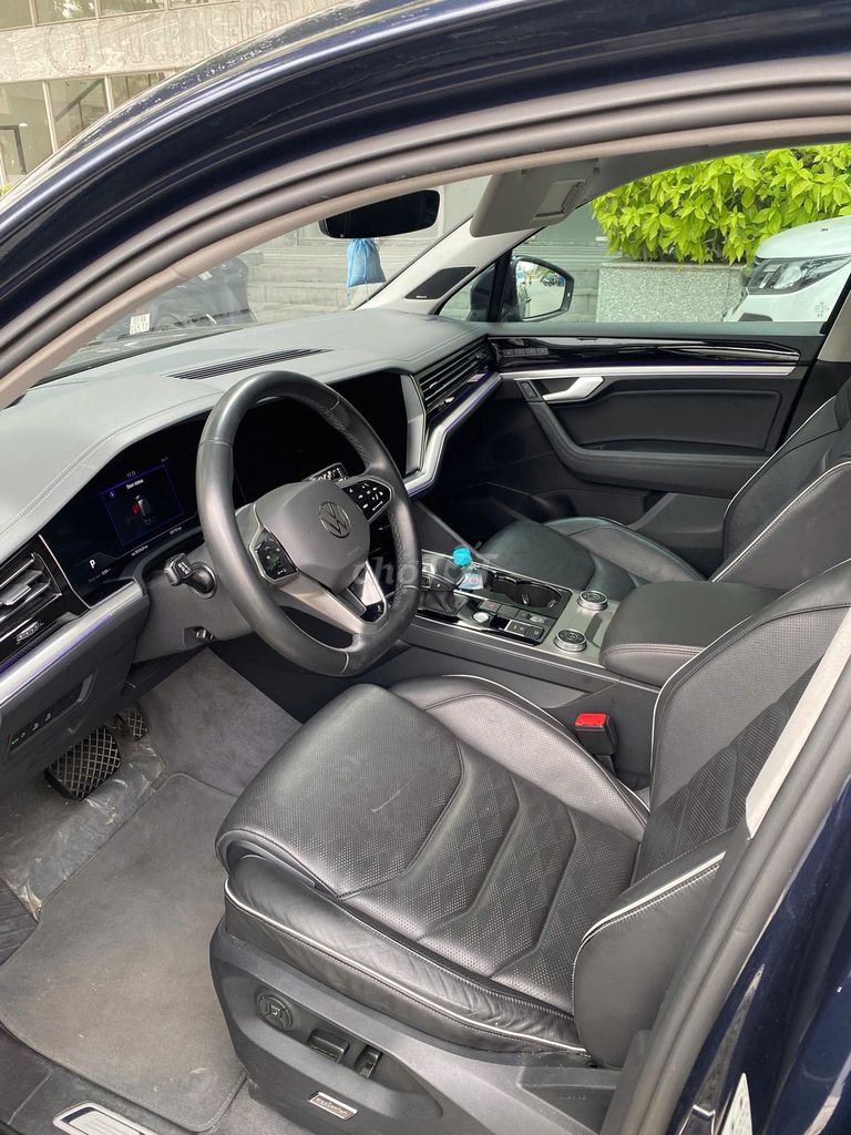 Volkswagen Touareg 2023 Luxury - 33775 km. Mua bán Ô tô tại Quận 7 Tp Hồ Chí Minh được đăng bởi Giang Đỗ hình 4