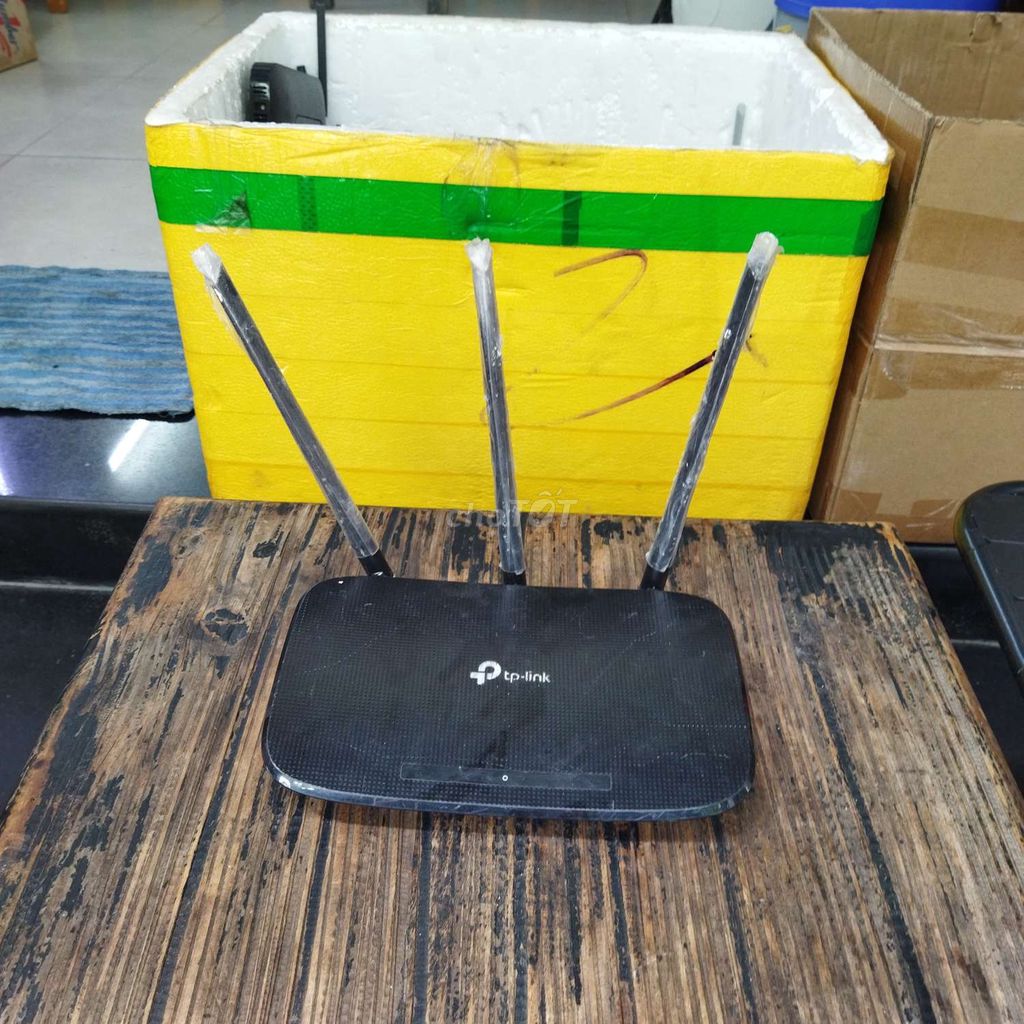 Phát wifi Tplink 940N chuyên gắn phòng trọ.