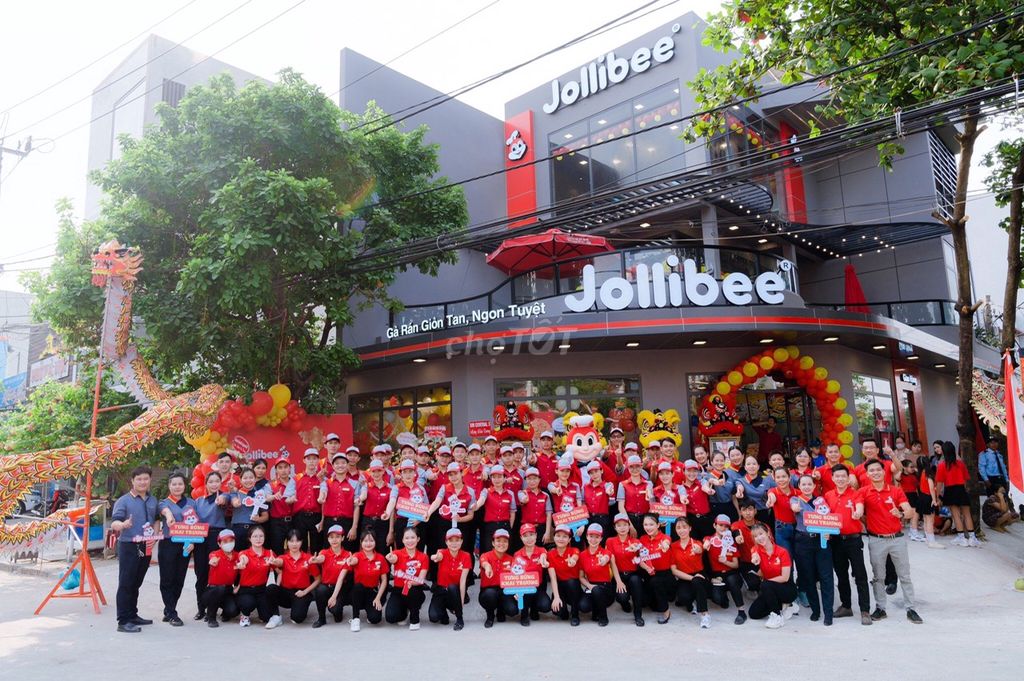 Jollibee Tuyển 20 Phục Vụ Tại Go Dĩ An