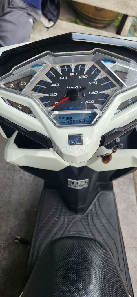 Vario 150 trắng. Mua bán Xe máy tại Quận 6 Tp Hồ Chí Minh được đăng bởi Đức  hình 4