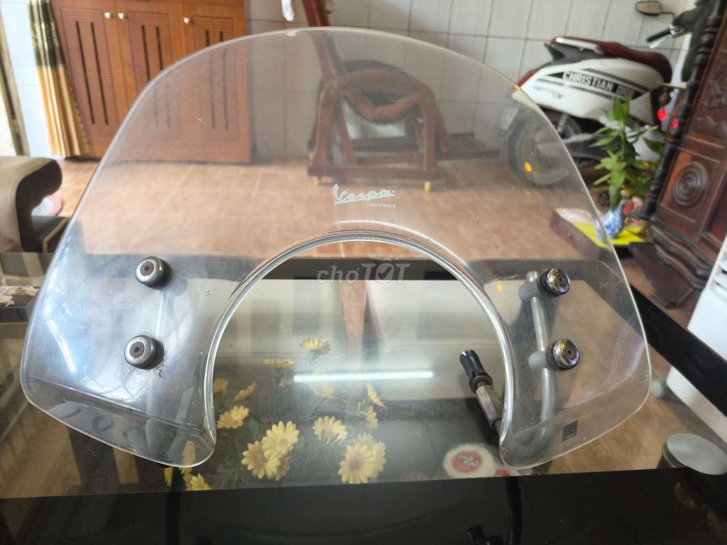 Kính chắn gió chính hãng Vespa GTS Q12. Mua bán Phụ tùng xe tại Quận 12 Tp Hồ Chí Minh được đăng bởi Tuan Phan hình 3