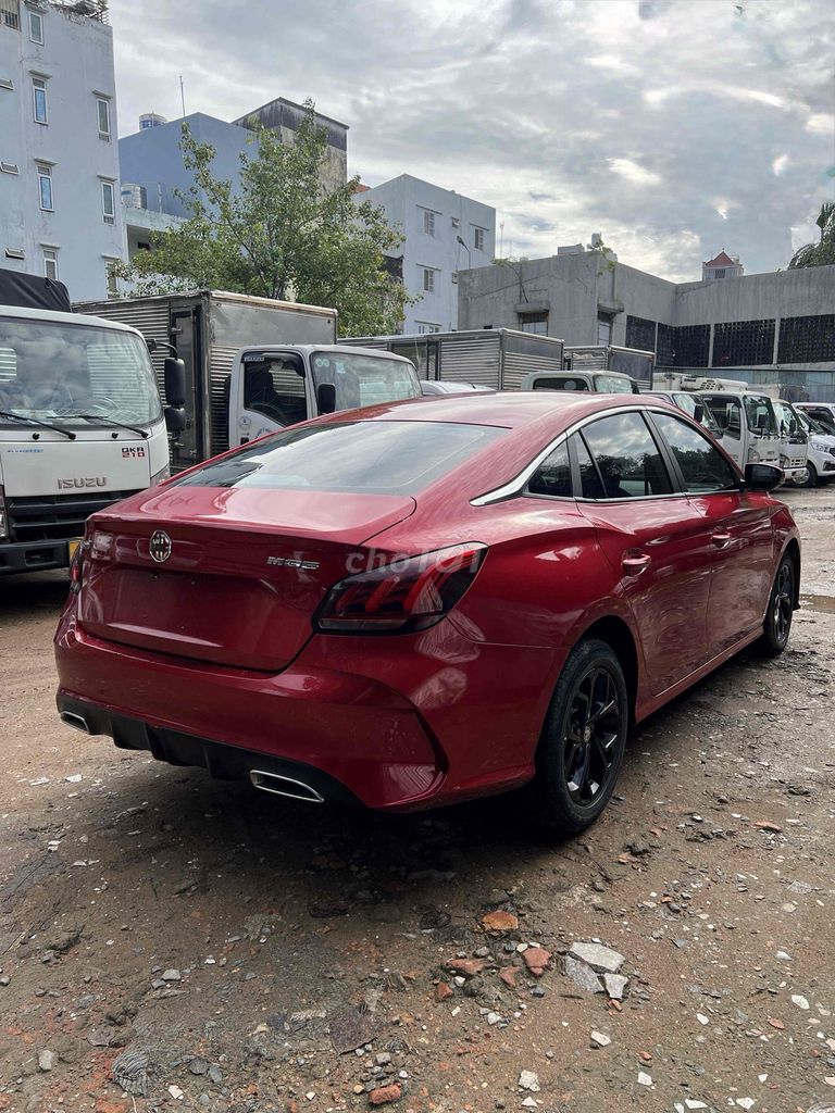MG MG5 2023 Автомат Таиланд Красный 16x.000 км