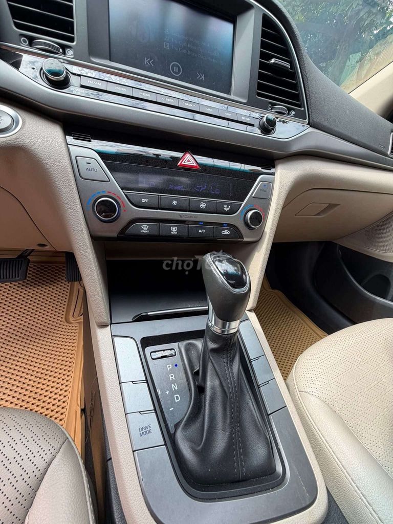 Bán xe ELANTRA số tự động cọp rất đẹp. Mua bán Ô tô tại Thành phố Buôn Ma Thuột Đắk Lắk được đăng bởi Phúc Thiện hình 14