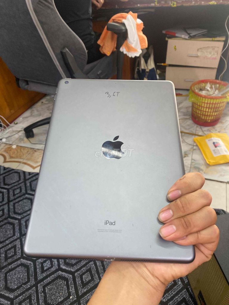 Apple iPad Gen 8 32GB Xám zin  đẹp. Mua bán Máy tính bảng tại Quận Hồng Bàng Hải Phòng được đăng bởi nguyễn văn tuân hình 1