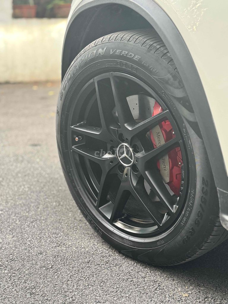 GLC300 4MATIC TRẮNG KEM UP FULL BODY GLC63. Mua bán Ô tô tại Quận Cầu Giấy Hà Nội được đăng bởi Dương Tuấn Linh hình 19