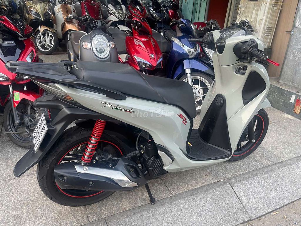 Honda SH 125 2019 mới 90% Bstp chính chủ. Mua bán Xe máy tại Quận Tân Phú Tp Hồ Chí Minh được đăng bởi Tuanduy hình 5