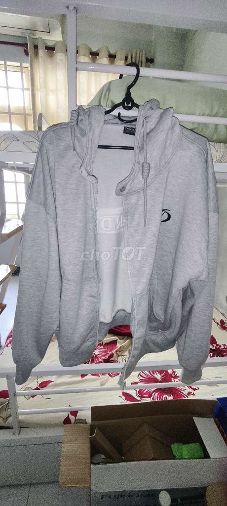Áo khoác hoodie form boxy nỉ The Cinddy Xám 2XL. Mua bán Quần áo tại Quận 3 Tp Hồ Chí Minh được đăng bởi Linh hình 1