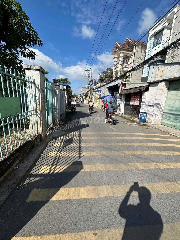 CHÍNH CHỦ CẦN BÁN ĐẤT ĐẸP Ở ĐƯỜNG VŨNG VIỆT, DĨ AN. DT 162M. NGANG 6M.