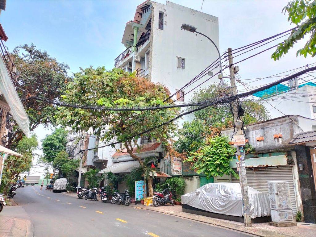 460m2 (Ngang 12M x 37M), Khu Cộng Hoà- Nhất Chi Mai P. 13, Q. Tân Bình