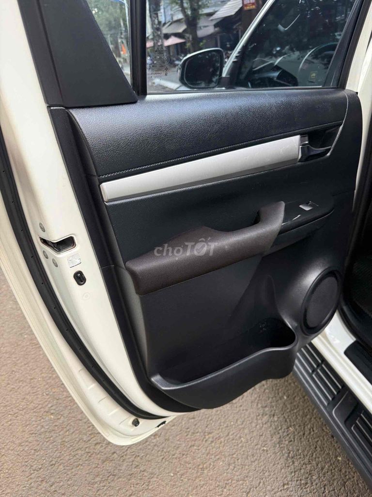 Toyota Hilux 2019 2.4G 4×4 MT - 100000 km