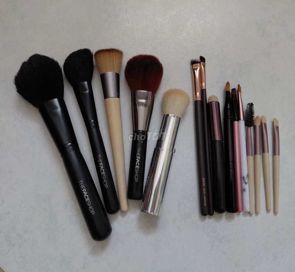 Set cọ trang điểm THEFACESHOP New 90%. Mua bán Phụ kiện thời trang khác tại Quận Bình Thạnh Tp Hồ Chí Minh được đăng bởi DT SHOP Nick Phụ 1 hình 1