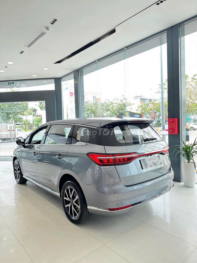 BYD M6 2025 7 chỗ màu Xám. Mua bán Ô tô tại Quận Tây Hồ Hà Nội được đăng bởi Trong Cong Tran hình 8