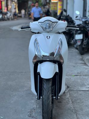 SH 2016 Khoá Smartkey biển 18 chính chủ sd. Mua bán Xe máy tại Quận Cầu Giấy Hà Nội được đăng bởi Em Dung