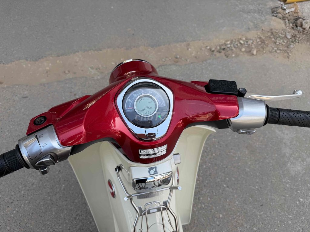 Honda SuperCub 125 sx 2023 màu đỏ bỏ mẫu 3000km. Mua bán Xe máy tại Quận Ngô Quyền Hải Phòng được đăng bởi Dương Vũ hình 5