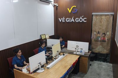 CHĂM SÓC KHÁCH HÀNG ĐẶT VÉ MÁY BAY