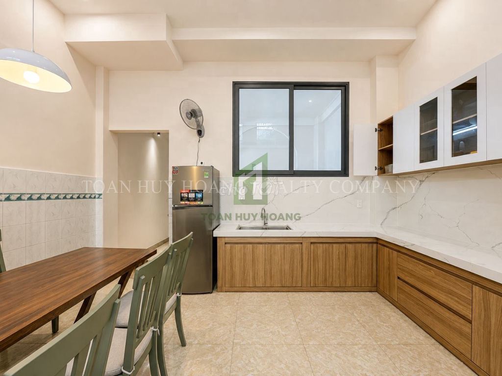 Bright 3-bedroom house with yard and new furniture on Chế Lan Viên — photo 8