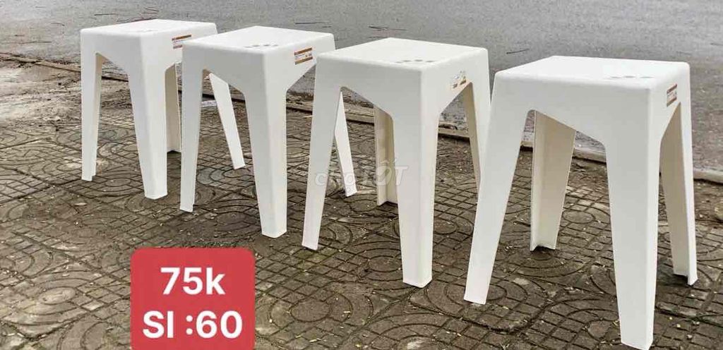 dv Ghế đẩu nhựa màu trắng. Dịch vụ tại Quận Sơn Trà Đà Nẵng được đăng bởi THẾ GIỚI ĐỒ CŨ ĐỒ CỔ LỚN NHẤT MIỀN TRUNG hình 1