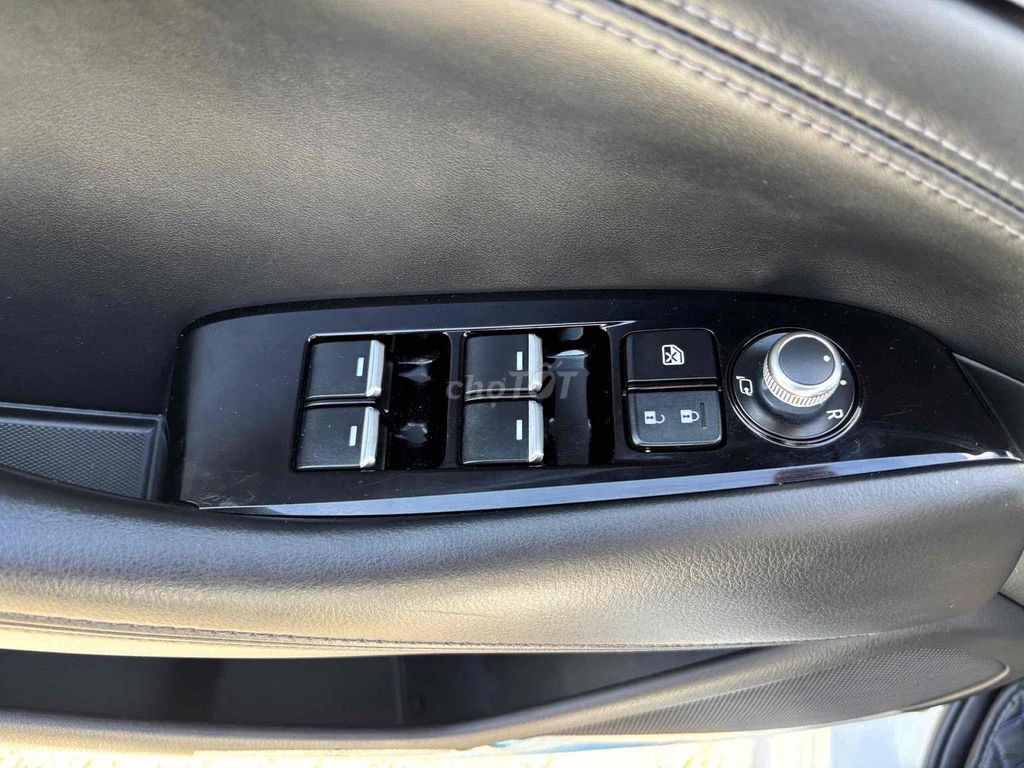 Mazda 6 2023 Premium 2.0 AT - 37000 km. Mua bán Ô tô tại Quận 8 Tp Hồ Chí Minh được đăng bởi Cửa hàng ô tô cũ TRUST CARS hình 15