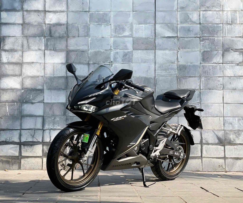 Honda CBR150R 2025 Đen 2700km. Mua bán Xe máy tại Quận Cầu Giấy Hà Nội được đăng bởi Tuấn Việt Motor hình 1