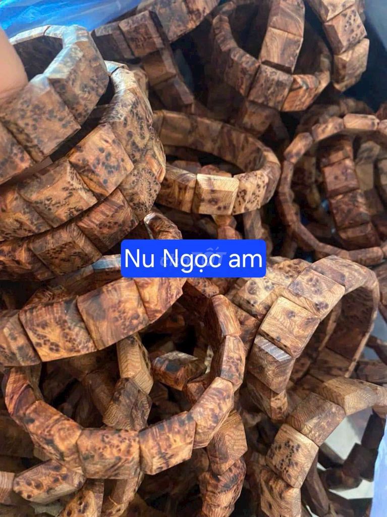 Nu gỗ quý đeo thơm nức mũi giá xưởng bao ship