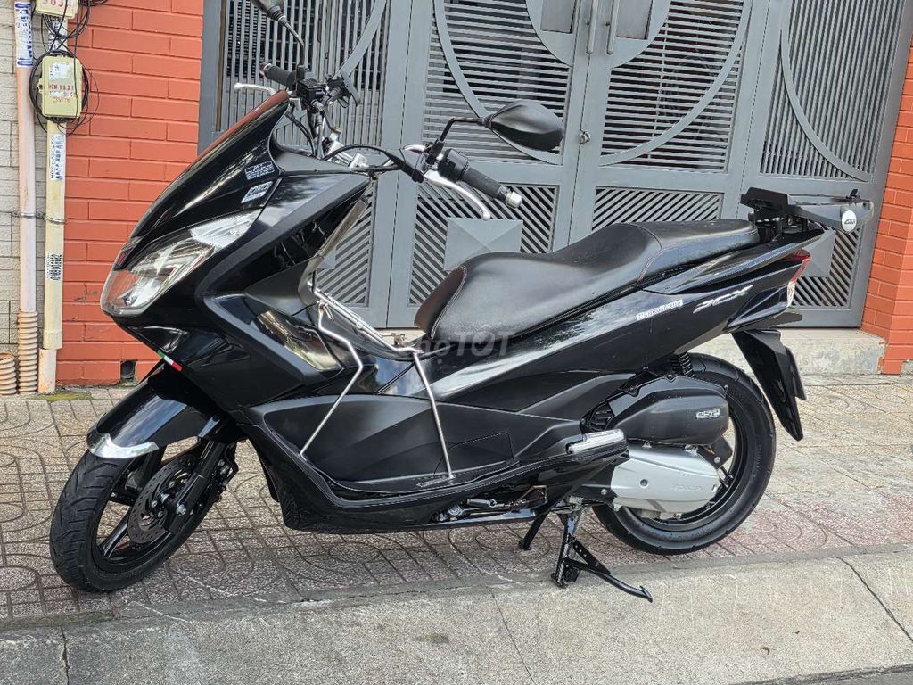 Honda PCX 125 2017, номер Хошимина, на владельце