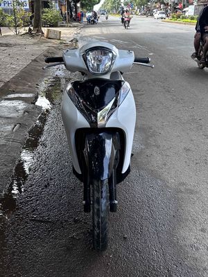 Honda SH Mode 2019 Trắng đen. Mua bán Xe máy tại Thành phố Buôn Ma Thuột Đắk Lắk được đăng bởi Tèo Phạm