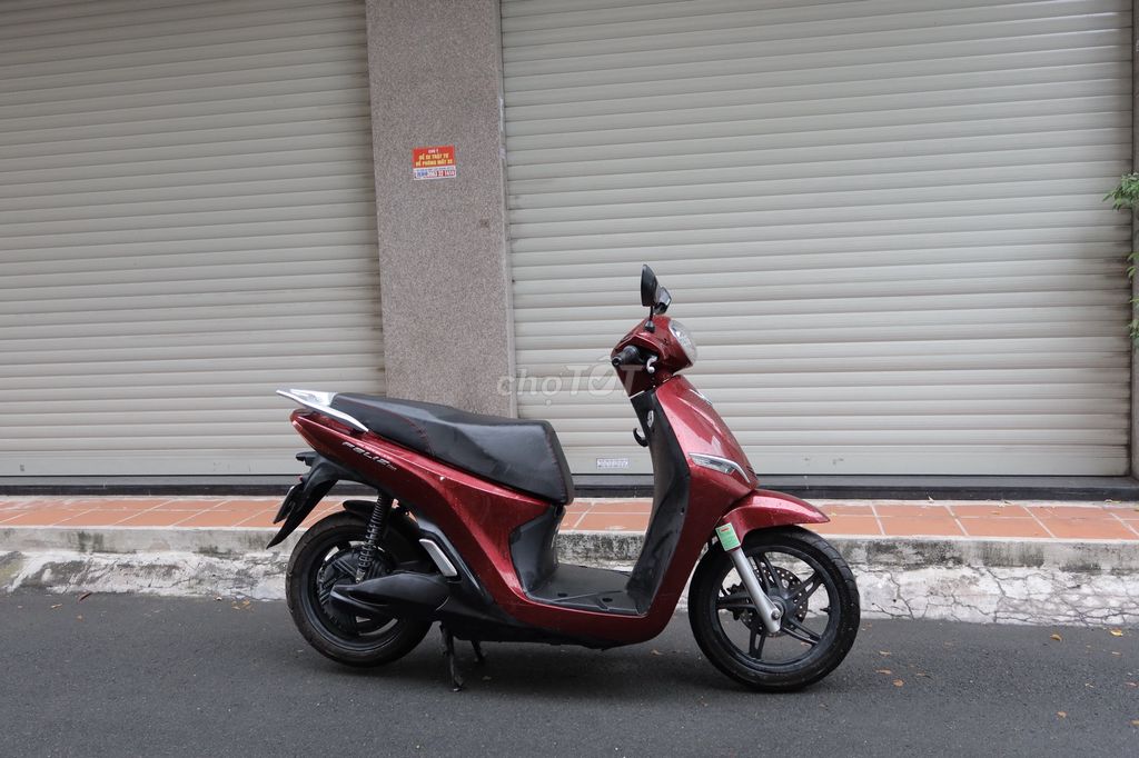 VinFast Feliz Neo màu đỏ 2025. Mua bán Xe điện tại Quận Tân Bình Tp Hồ Chí Minh được đăng bởi EVBATTERY hình 2