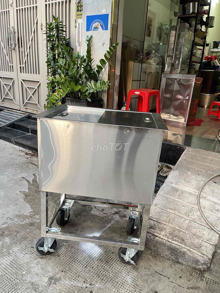 Thùng đá Inox Bạc có bánh xe. Mua bán Nội thất, đồ gia dụng khác tại Quận Tân Bình Tp Hồ Chí Minh được đăng bởi Thiết Bị Bếp Công Nghiệp Inox hình 1