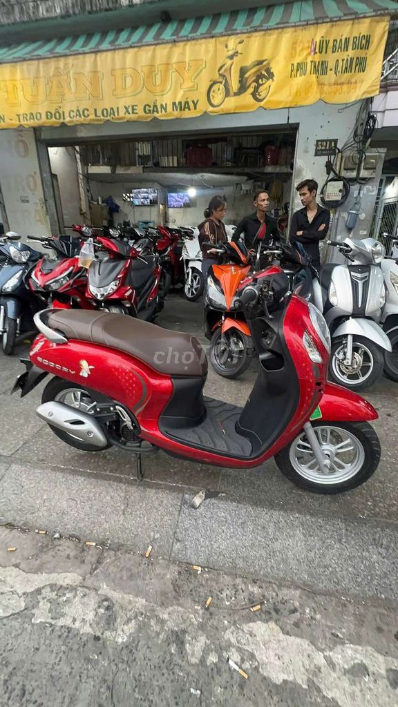 Honda Scoopy 2024 красный б/у
