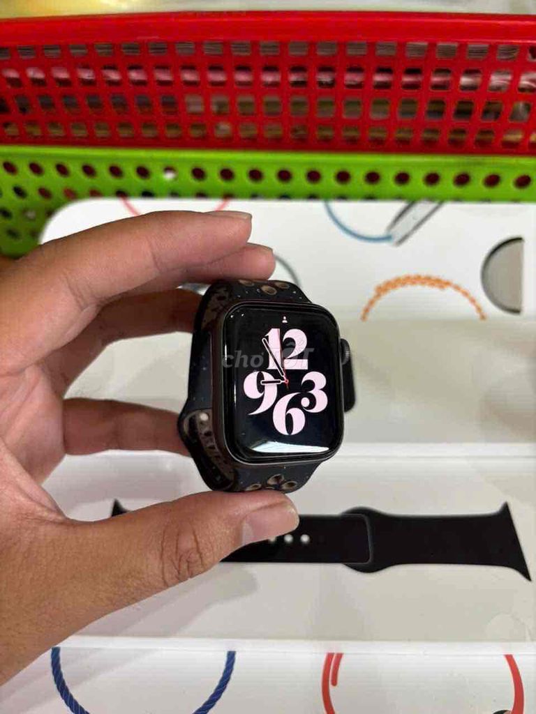 Apple Watch SE 1 44mm Đen eSIM. Mua bán Thiết bị đeo thông minh tại Huyện Thanh Sơn Phú Thọ được đăng bởi Trần Hoài Nam hình 1