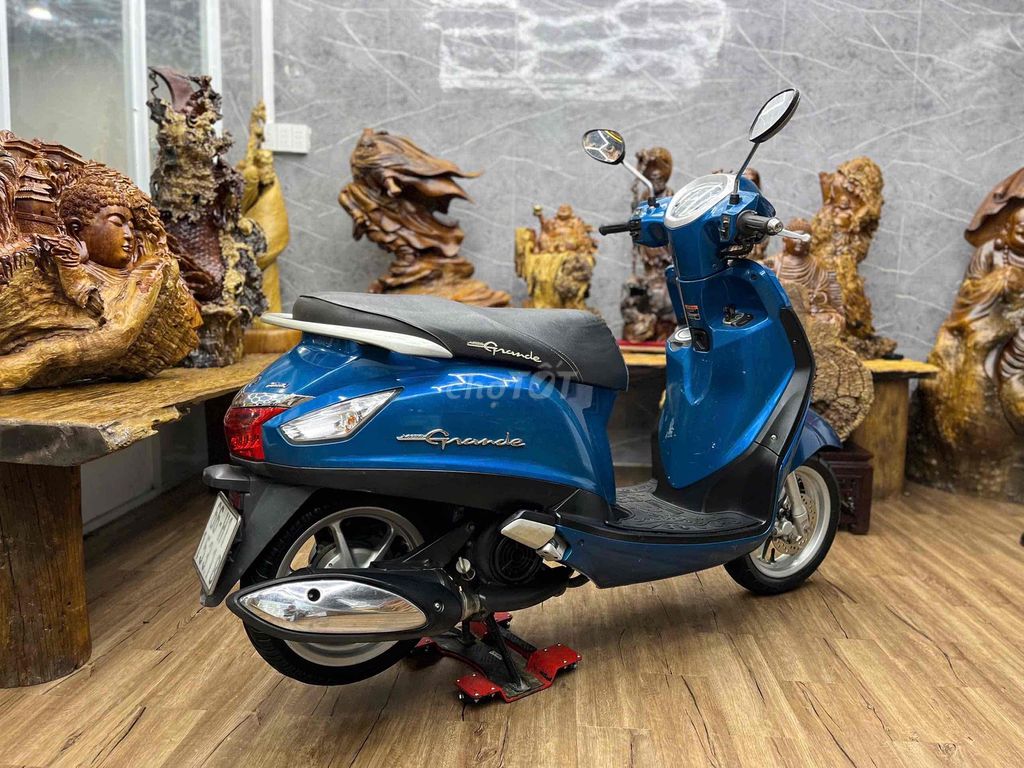 👉Grande 2015 dàn áo sạch sẽ máy móc bao êm. Mua bán Xe máy tại Quận 7 Tp Hồ Chí Minh được đăng bởi Xe Cũ Hiếu CT hình 2