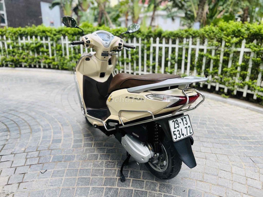 LEAD 125 vàng kem xe đi đúng 8ngàn200km. Mua bán Xe máy tại Quận Thanh Xuân Hà Nội được đăng bởi Thanh hình 3