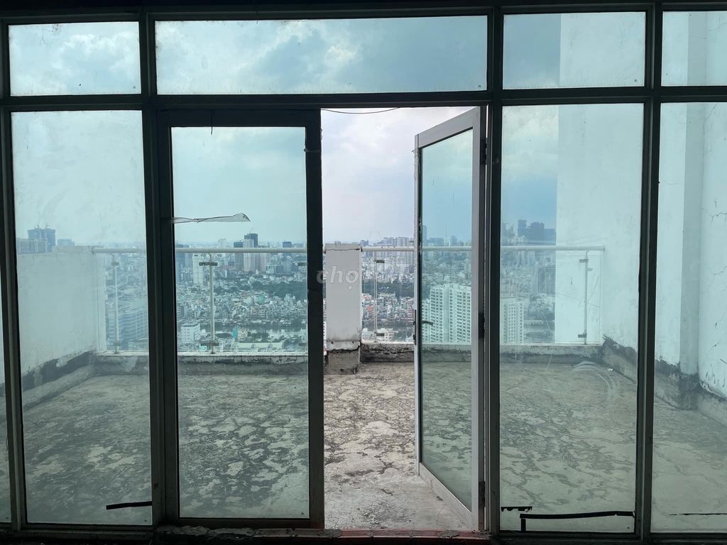 Chủ gấp bán penthouse Quận 7, 360m2 giá chỉ 11 tỷ thương lượng