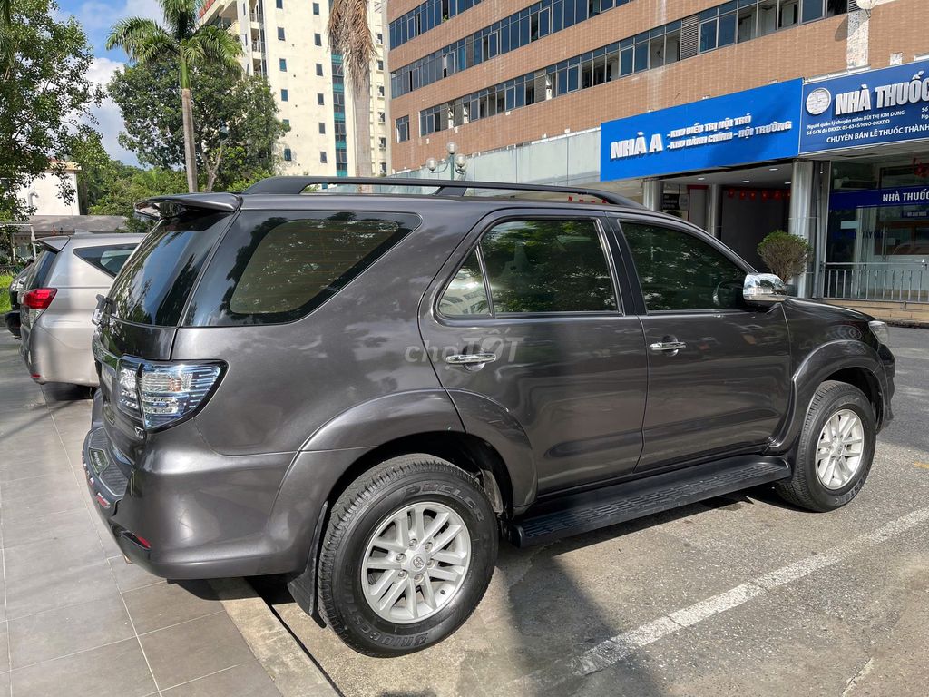 Toyota Fortuner 2012 Đẹp không đối thủ XUẤT SẮC. Mua bán Ô tô tại Quận Thanh Xuân Hà Nội được đăng bởi Vạn Phát  Auto hình 11
